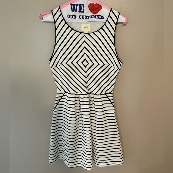 Black & White Geometric Dress by Maeve - Picture 2 of 4